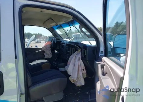 2019 Chevrolet Express 2500 Work Van из США, поврежденный, VIN 1GCWGAFG5K1255093